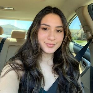 Meet your Posher, Alyssa